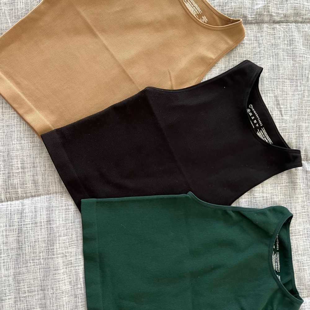 3x seamless crop vest tops NEW SIZE 6/8